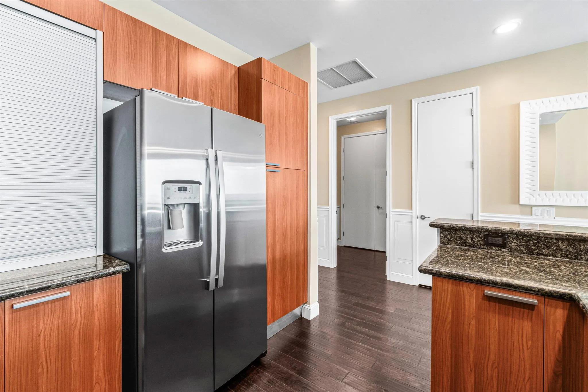 2650 Lake Shore Drive, #2403