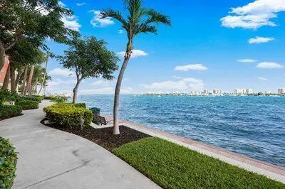 2650 Lake Shore Drive, #2403