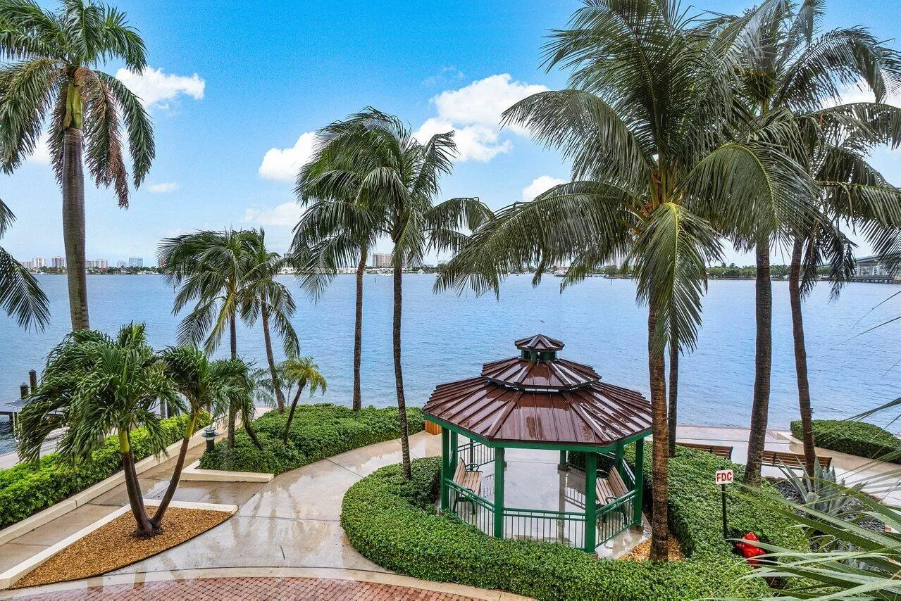 2650 Lake Shore Drive, #2403
