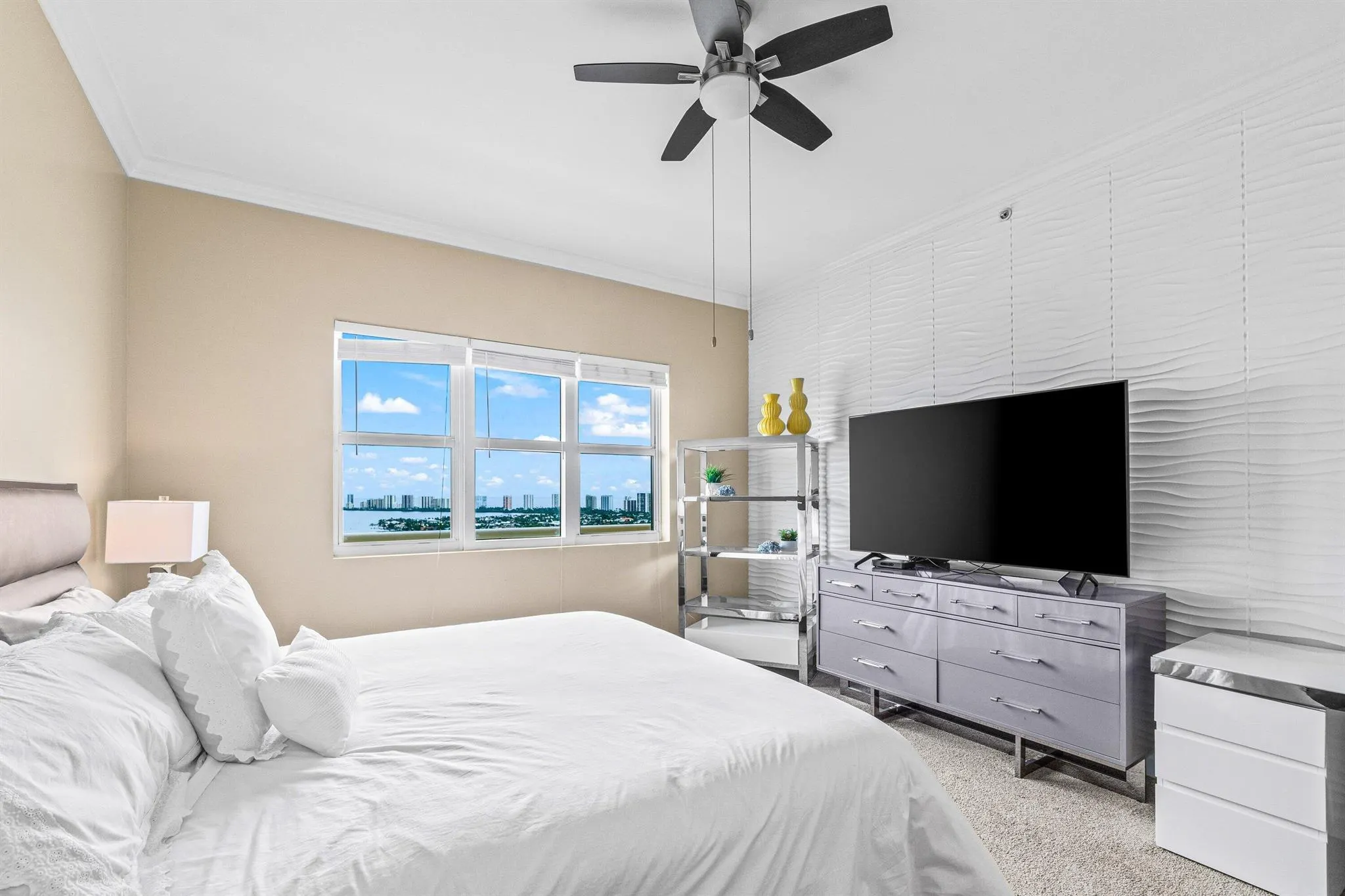 2650 Lake Shore Drive, #2403