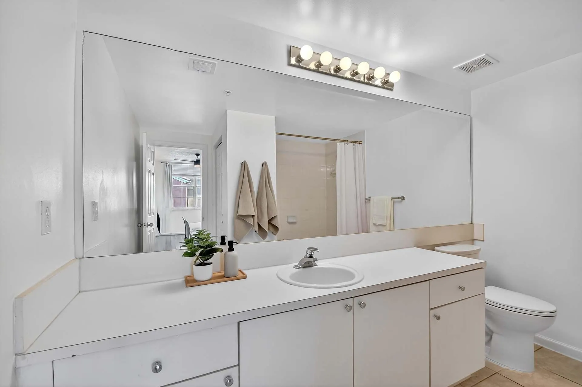 11740 Saint Andrews Place, #206