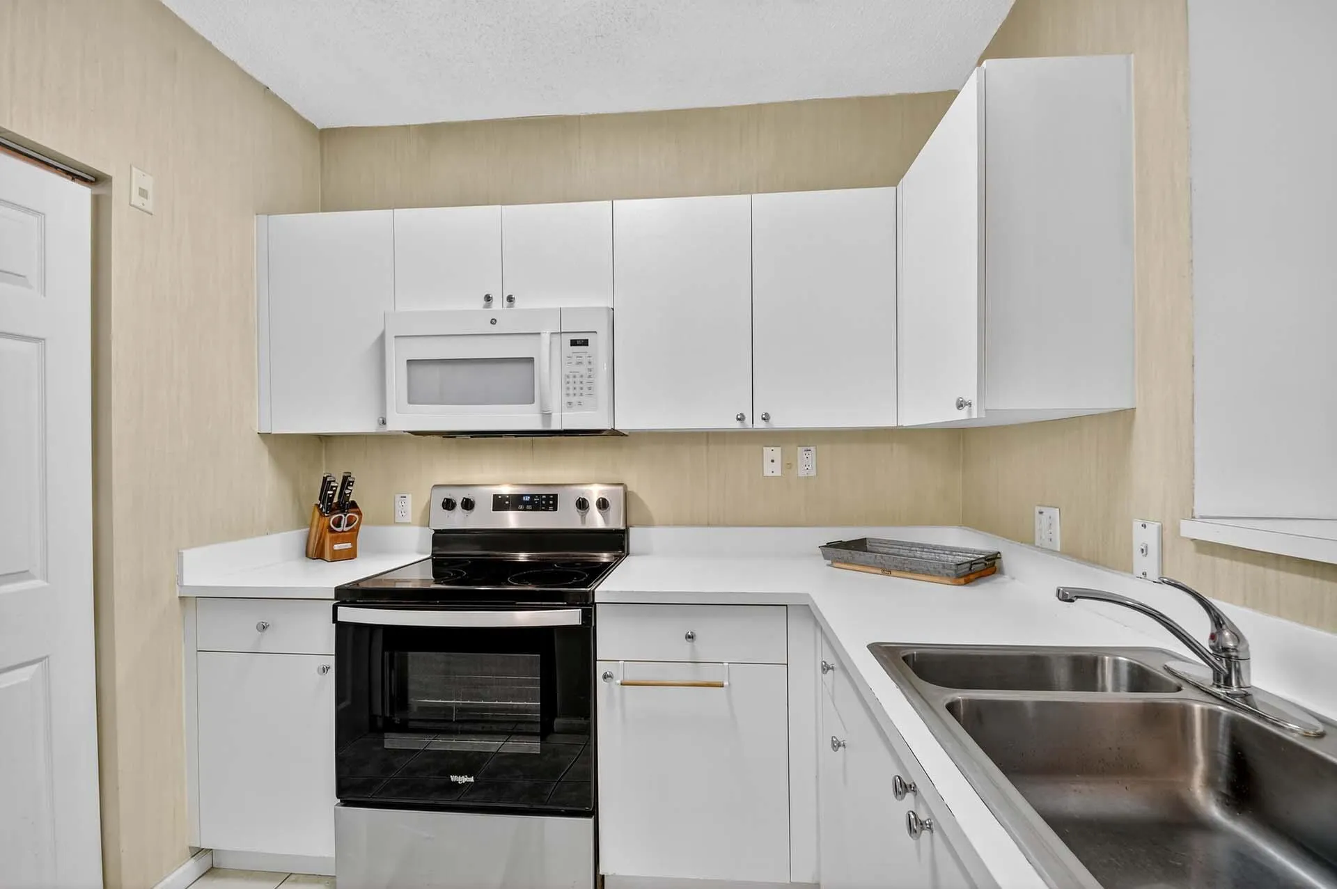11740 Saint Andrews Place, #206