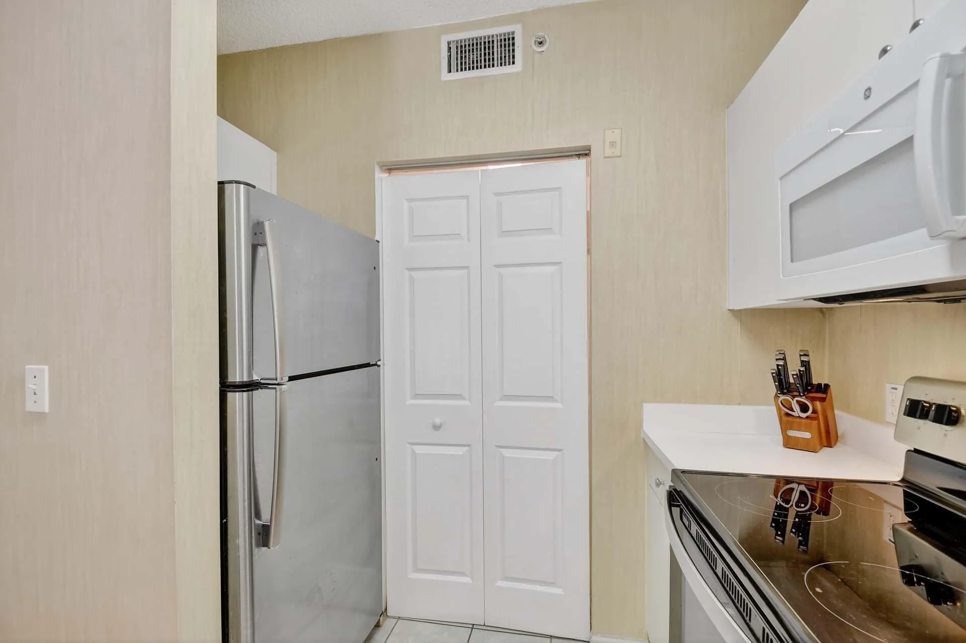 11740 Saint Andrews Place, #206
