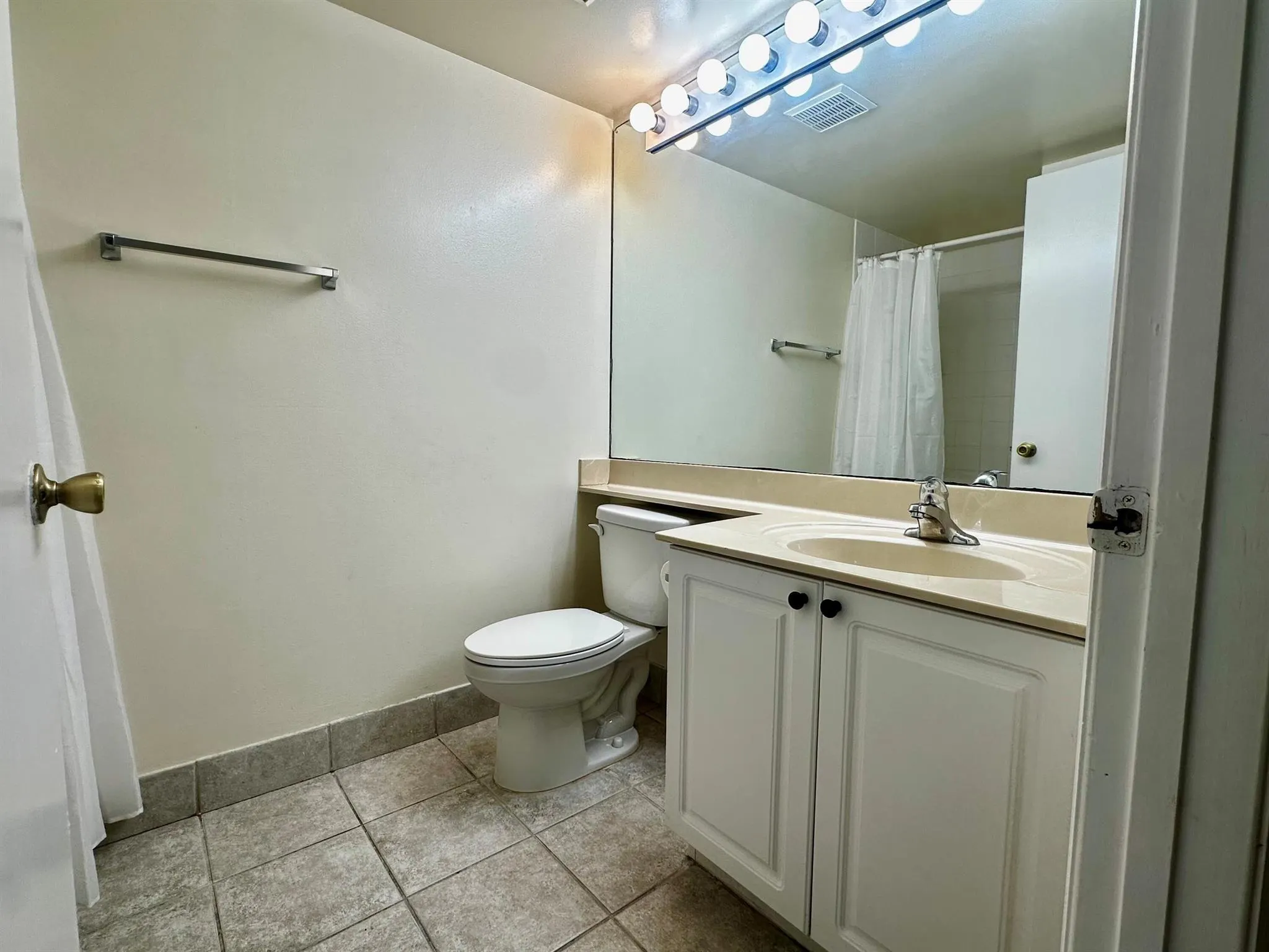 1300 Crestwood Court S, #1304