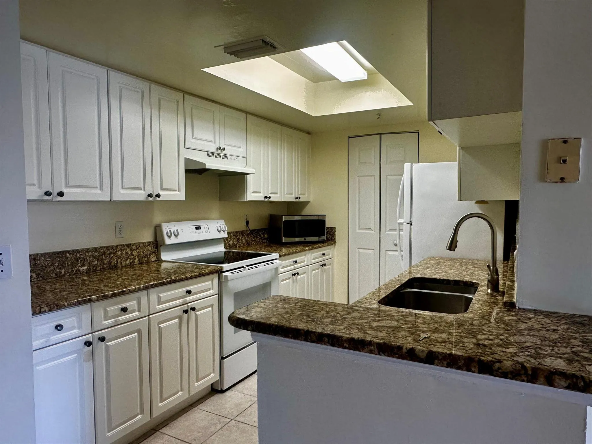 1300 Crestwood Court S, #1304