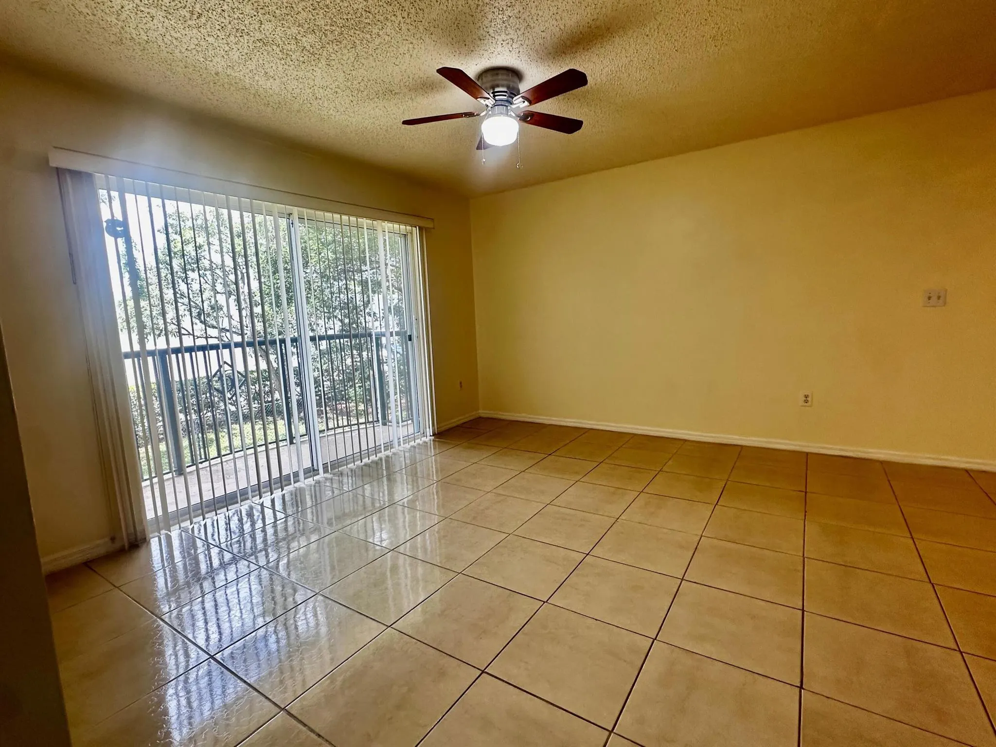1300 Crestwood Court S, #1304