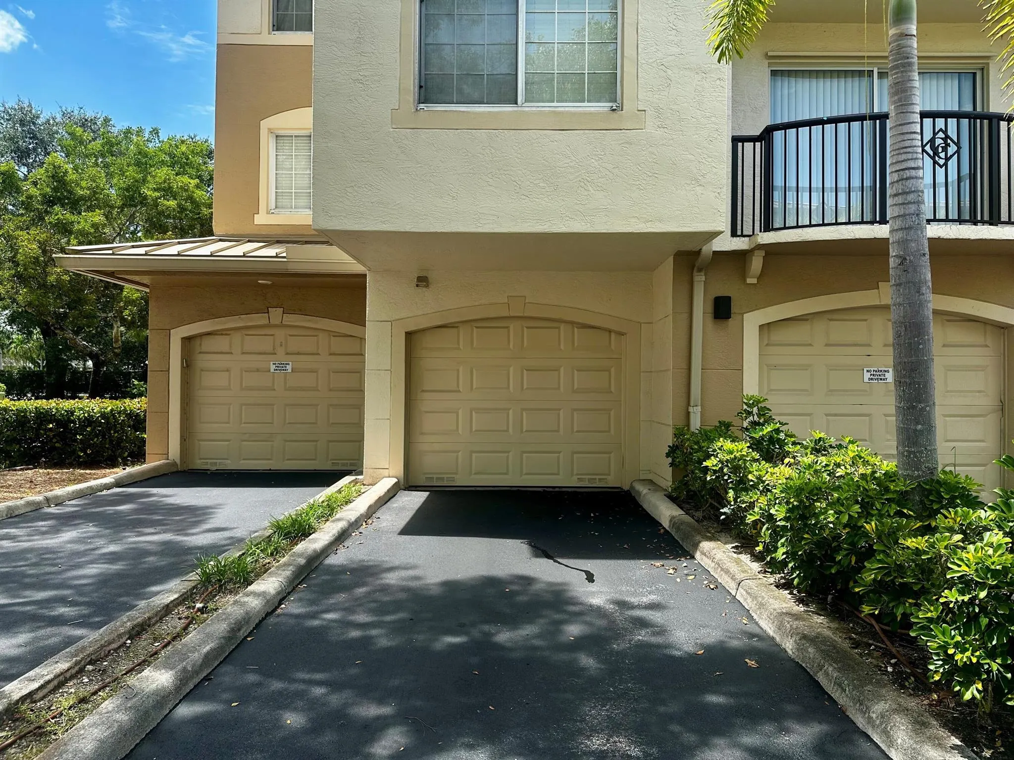 1300 Crestwood Court S, #1304