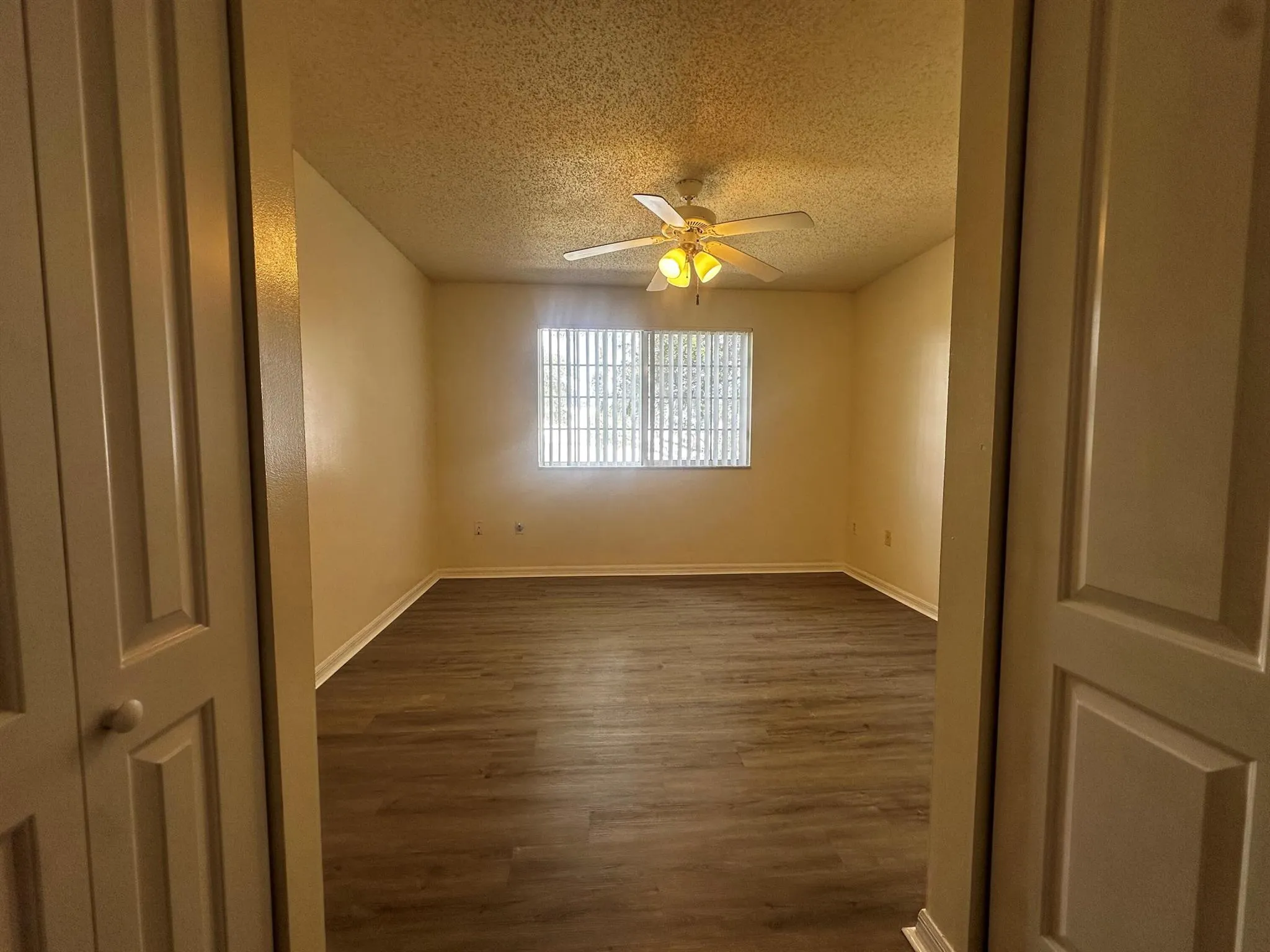 1300 Crestwood Court S, #1304