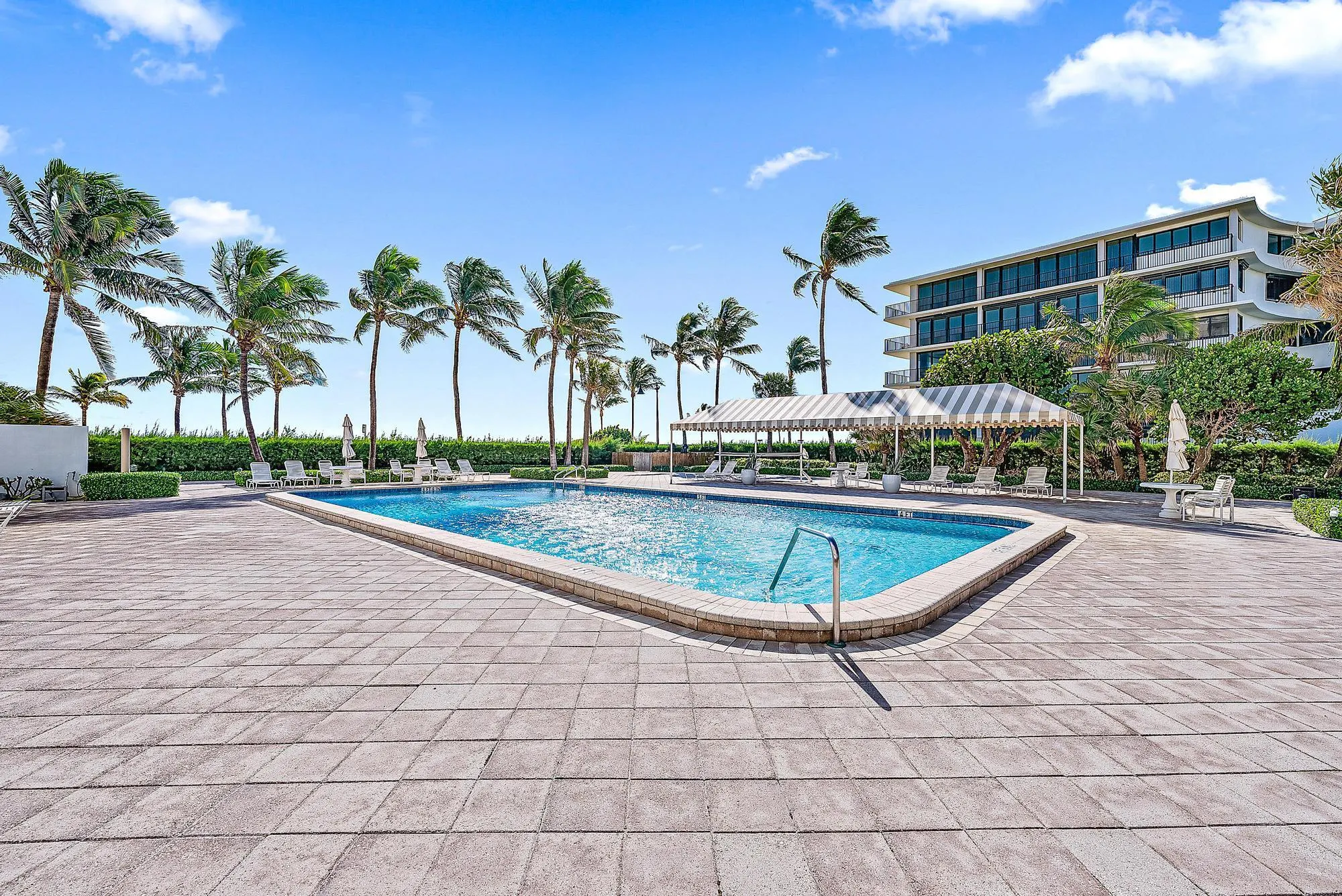 139 Sunrise Avenue, #306