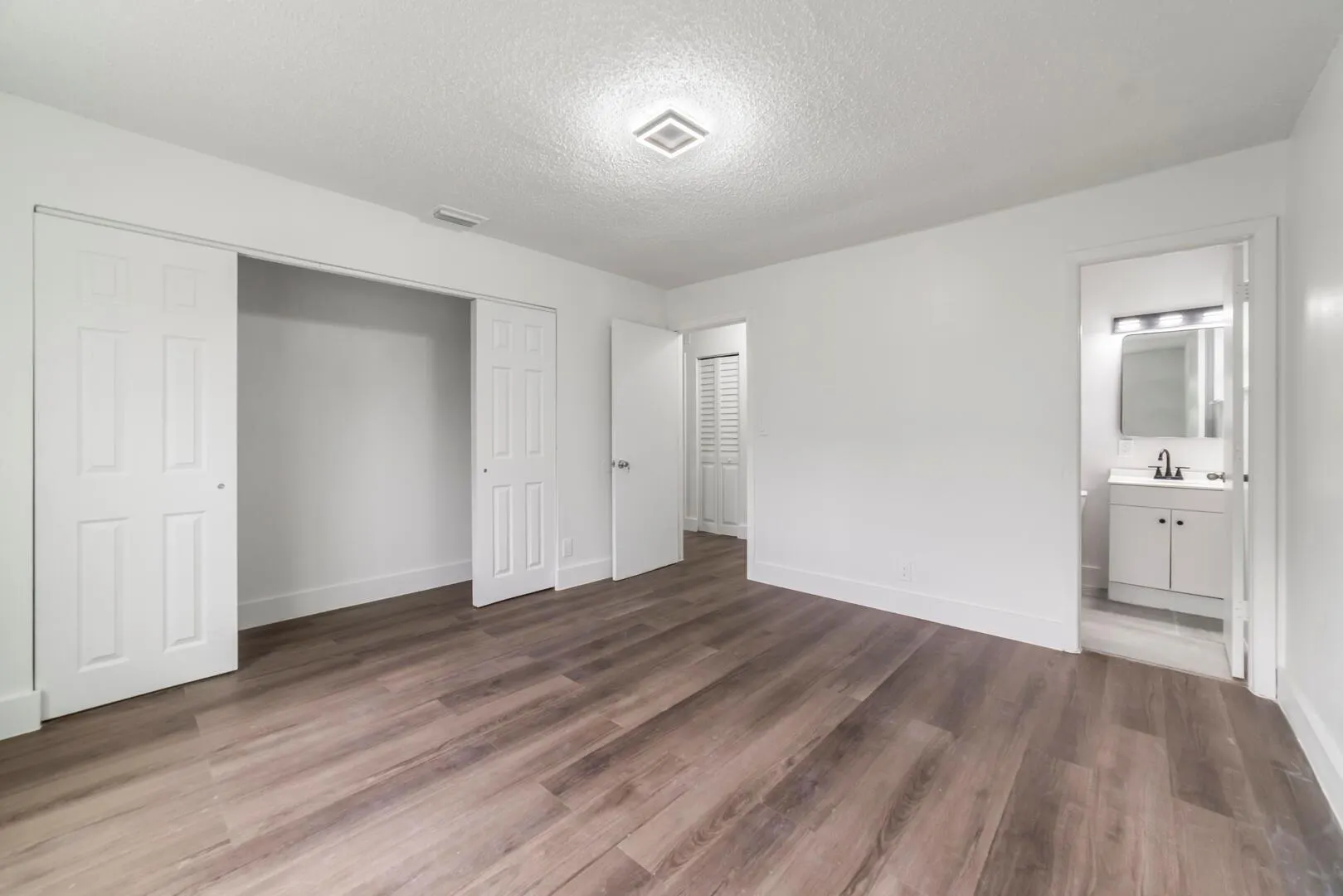 2961 NW 26th Street NW