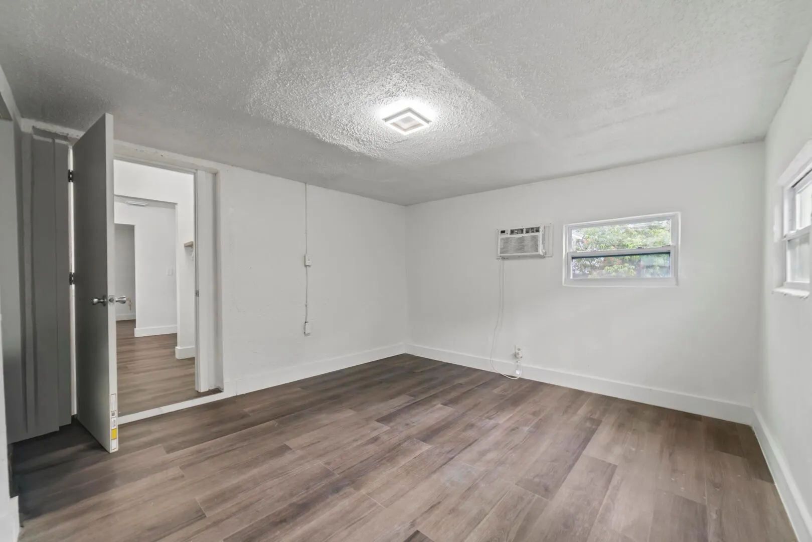 2961 NW 26th Street NW