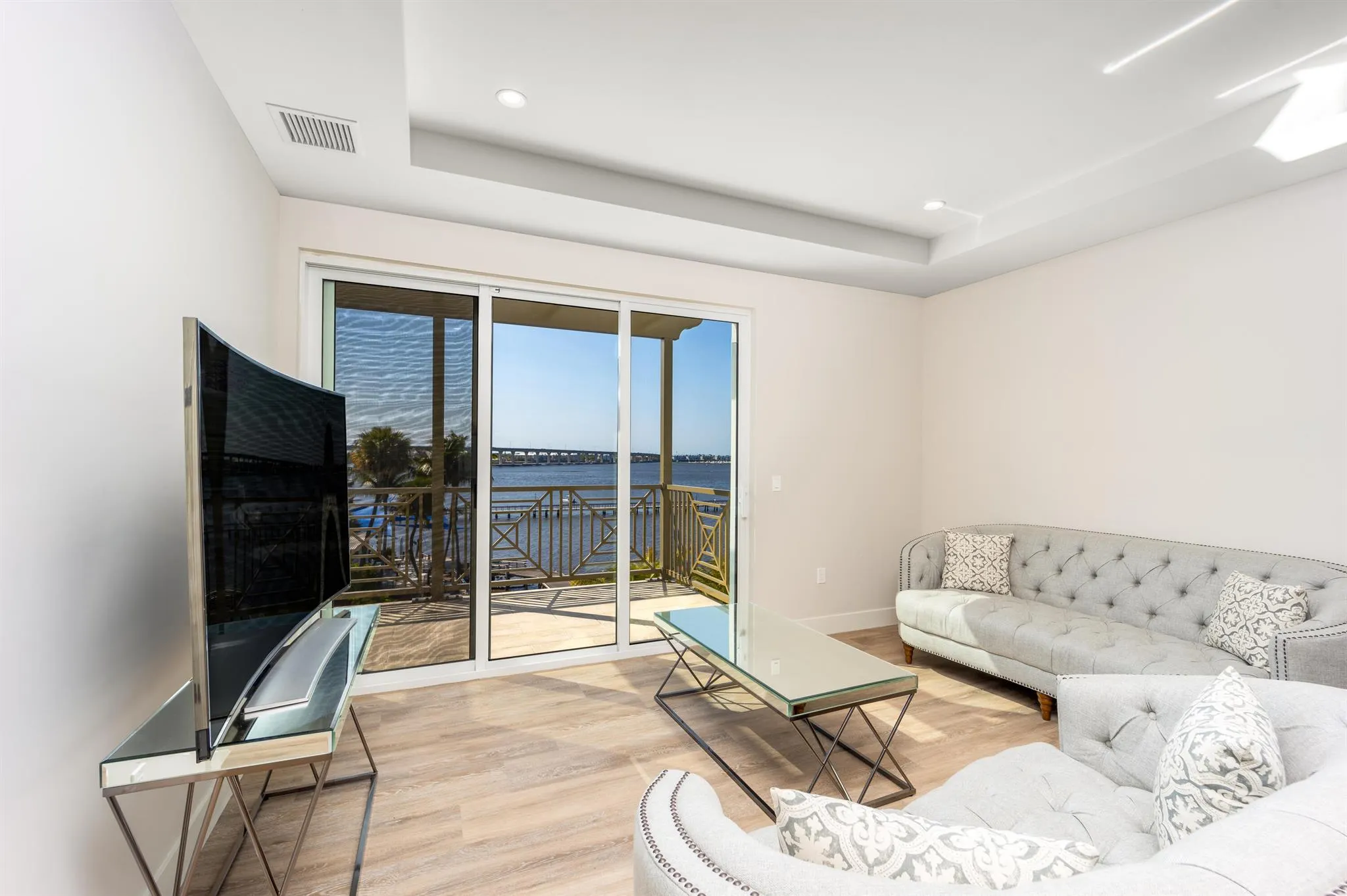 41 SW Seminole Street, #405