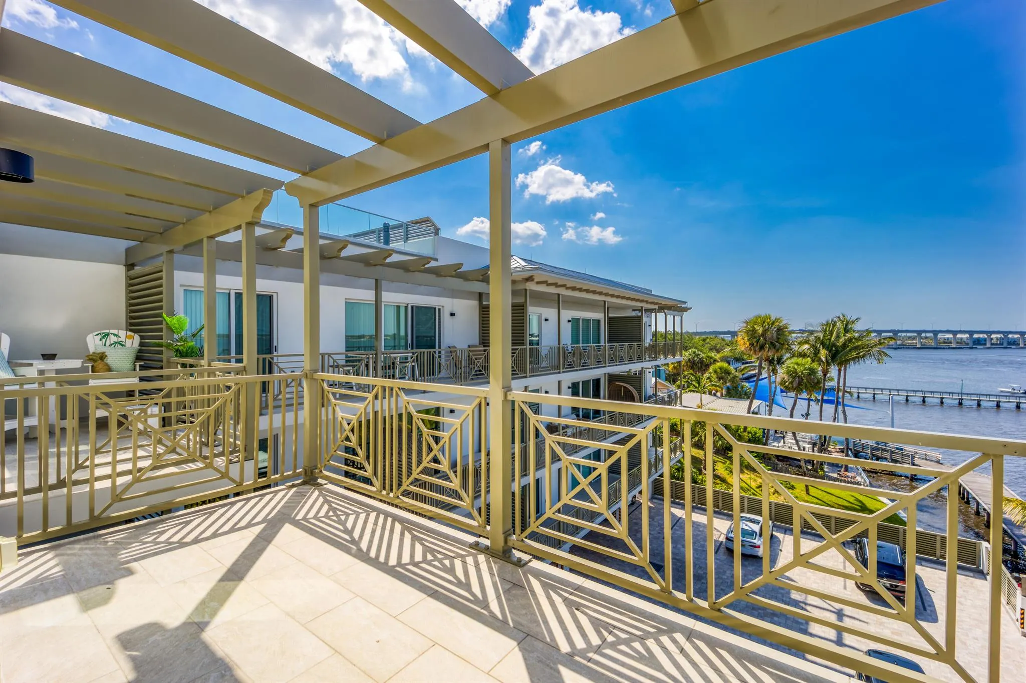41 SW Seminole Street, #405