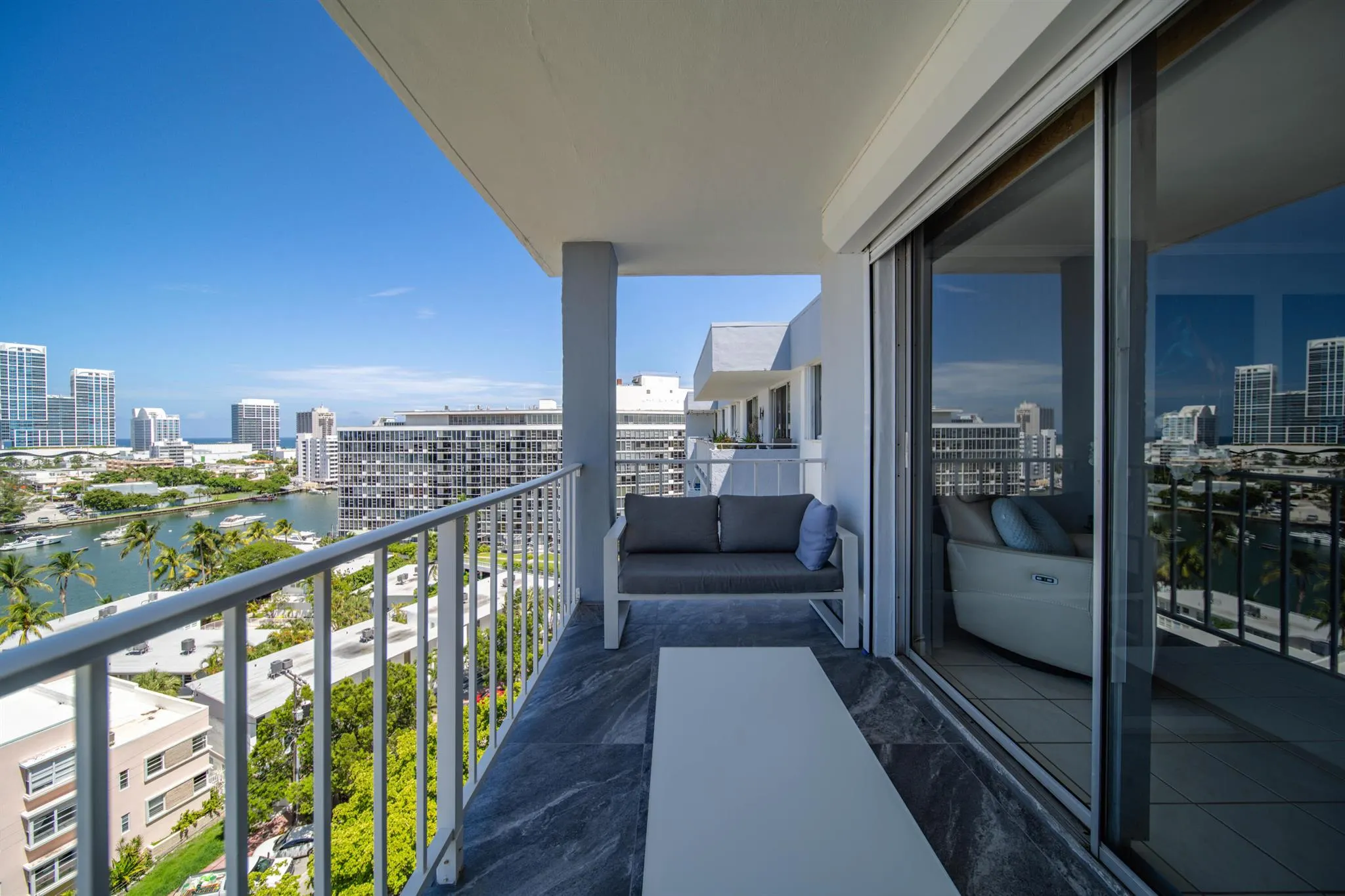 6900 Bay Drive, #11i