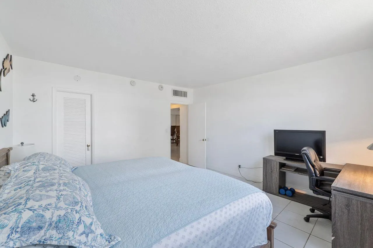 2851 S Ocean Boulevard, #3a