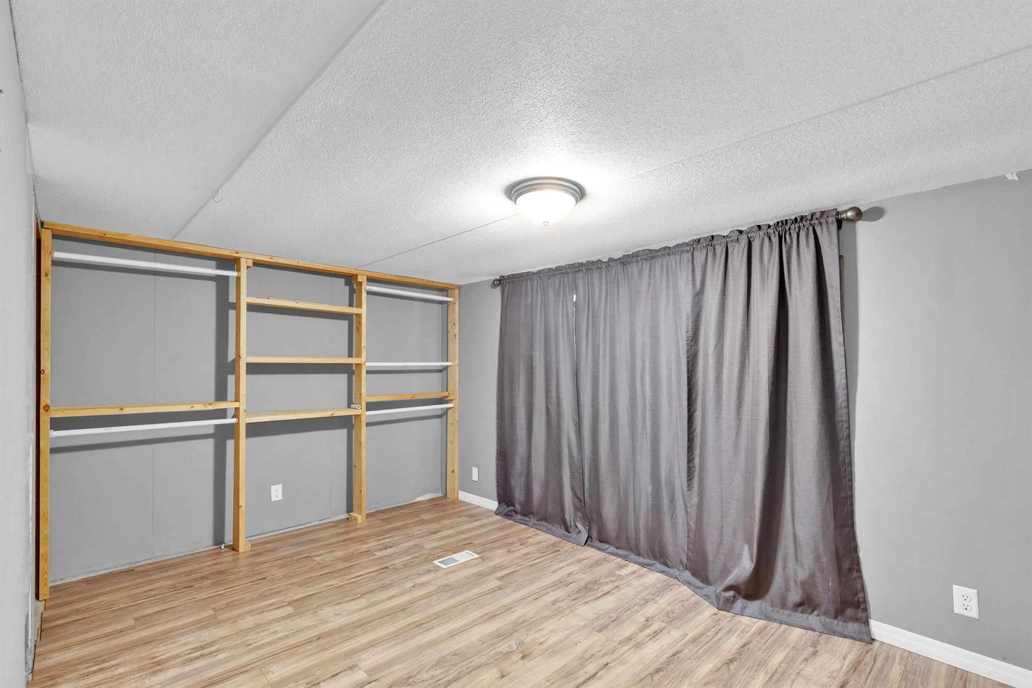 9396 Luna Drive