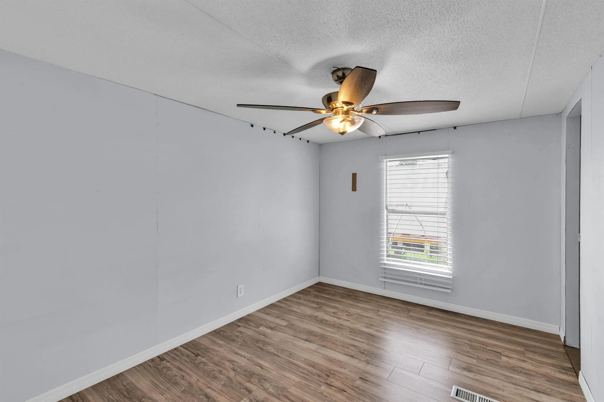 9396 Luna Drive