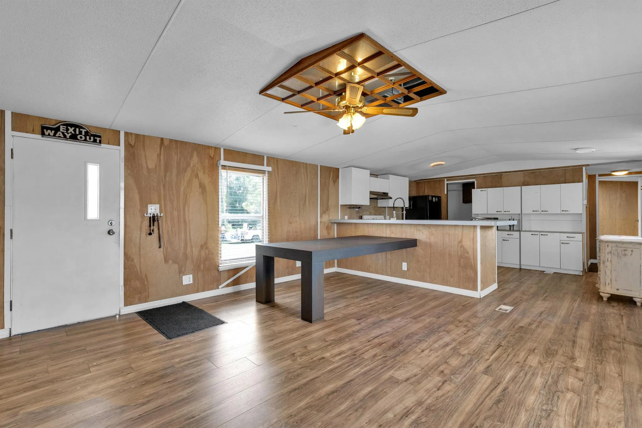 9396 Luna Drive