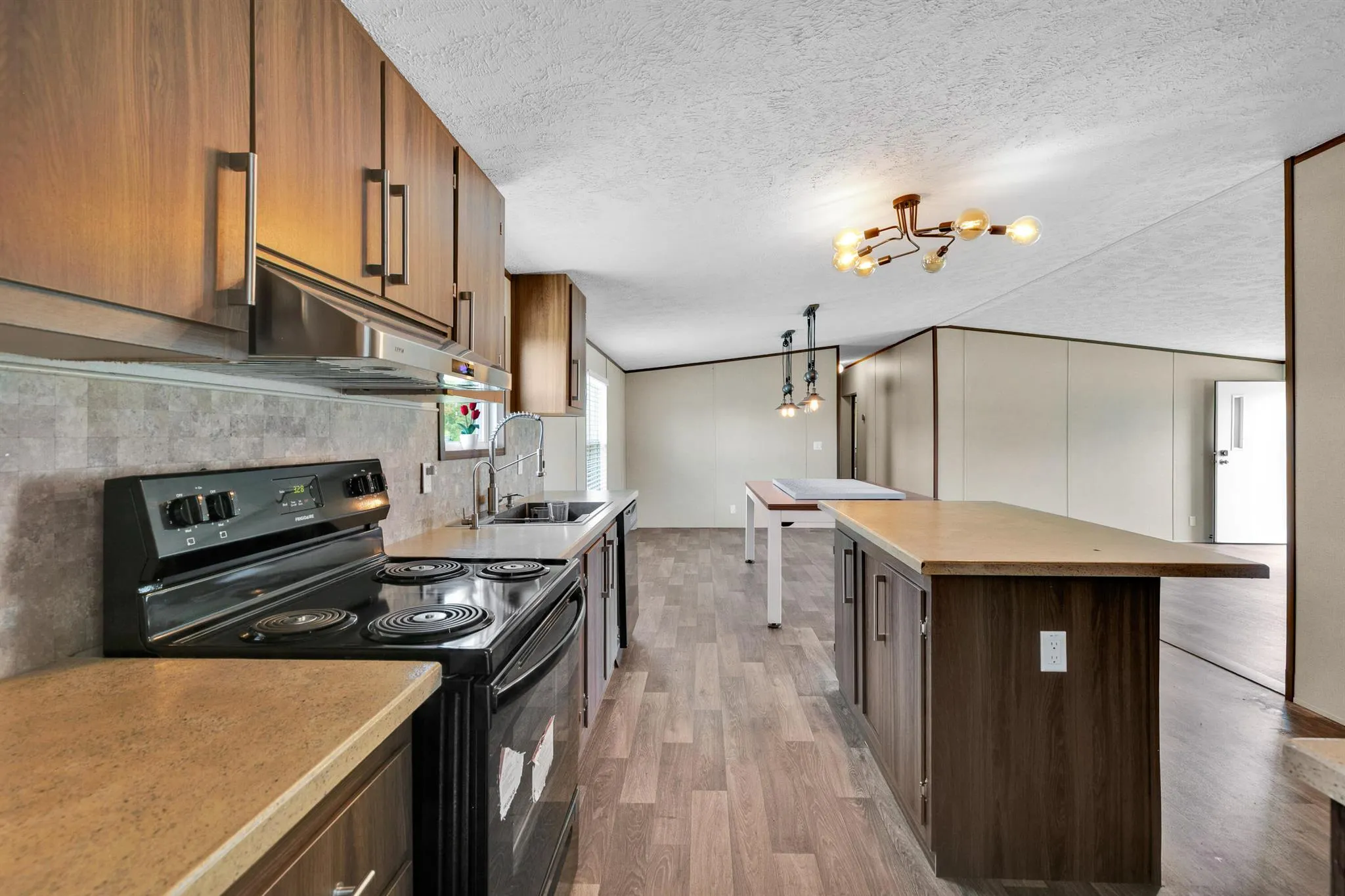 9396 Luna Drive