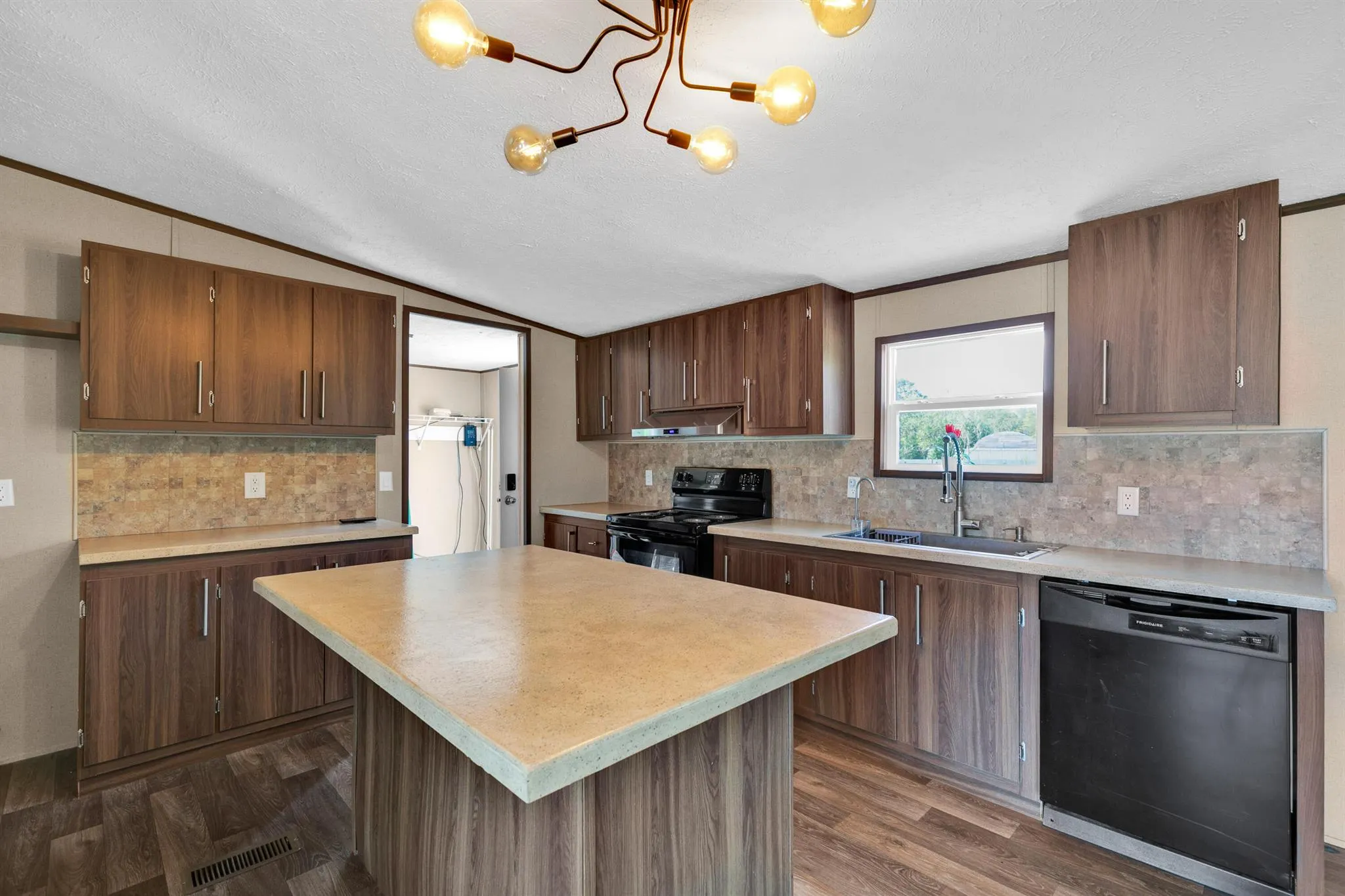 9396 Luna Drive