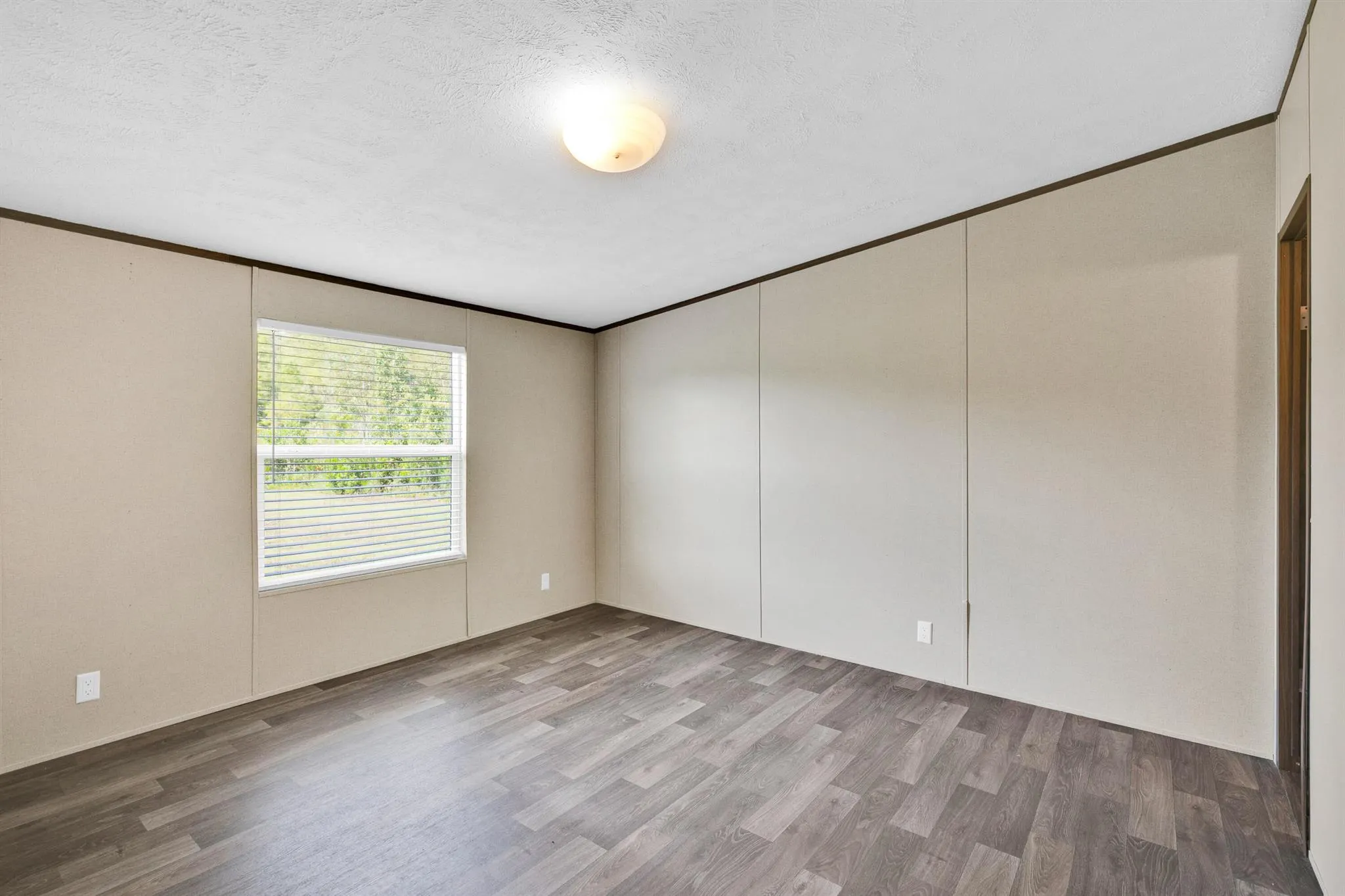 9396 Luna Drive