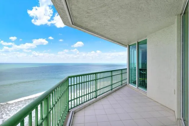 8600 S Ocean Drive, #902