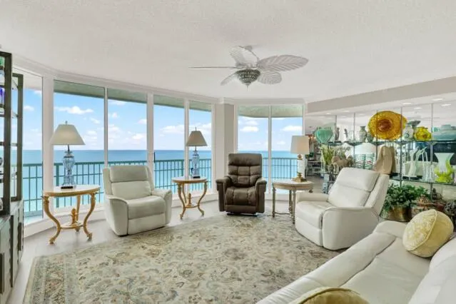 8600 S Ocean Drive, #902