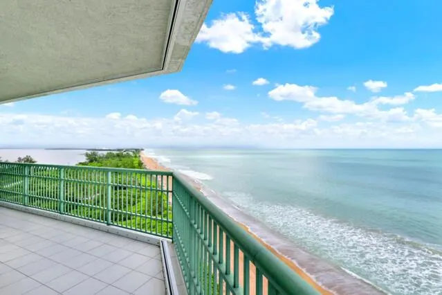 8600 S Ocean Drive, #902