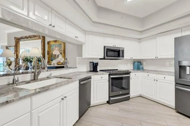 8600 S Ocean Drive, #902