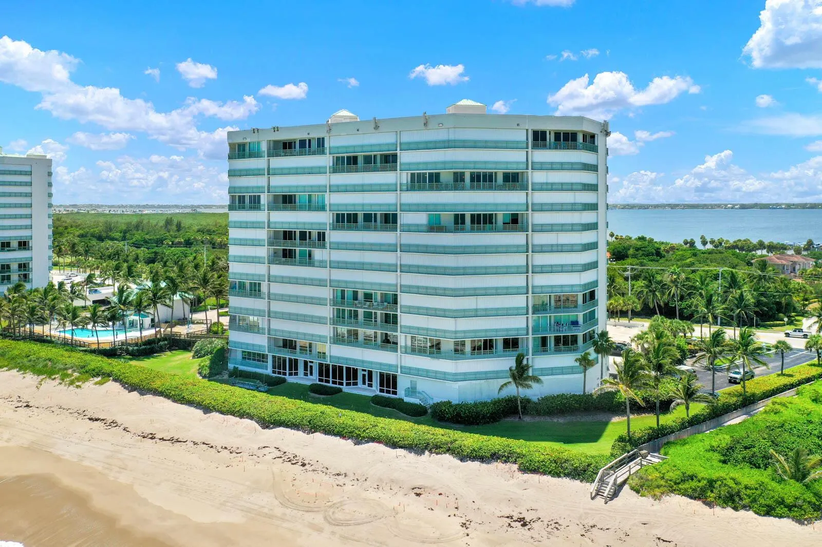 8600 S Ocean Drive, #902