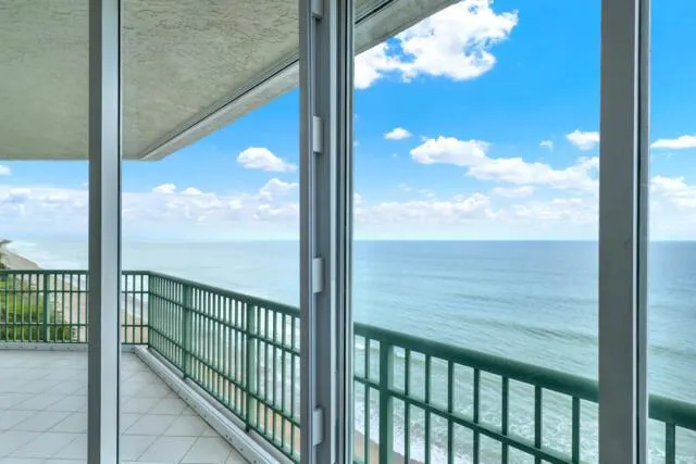 8600 S Ocean Drive, #902