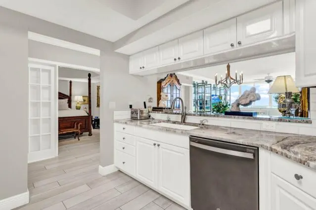 8600 S Ocean Drive, #902