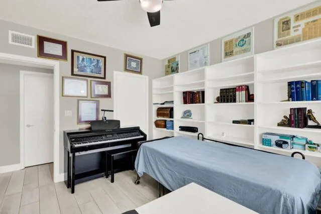 8600 S Ocean Drive, #902