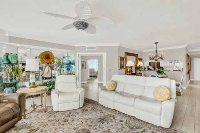 8600 S Ocean Drive, #902