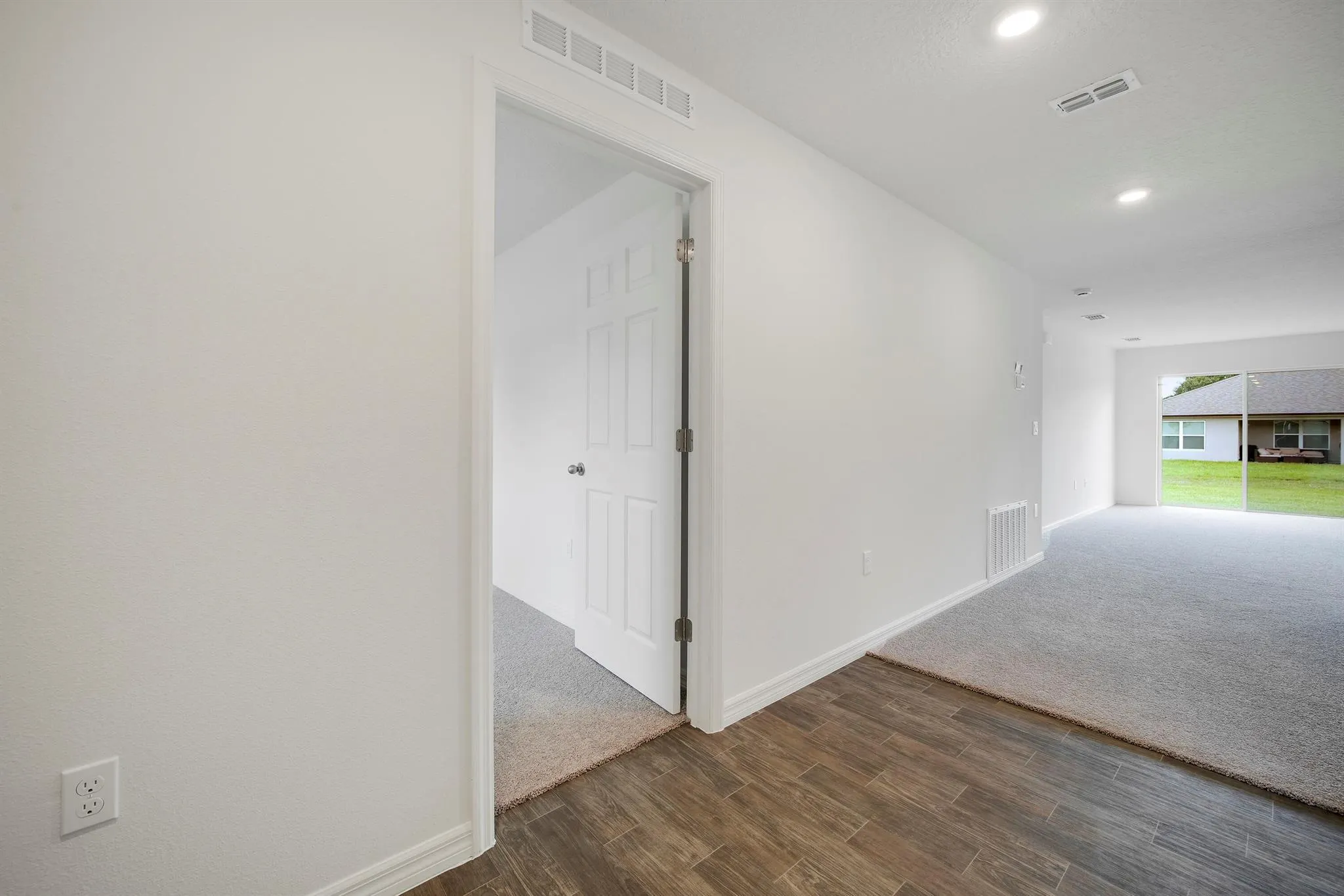 438 SW Meadow Terrace