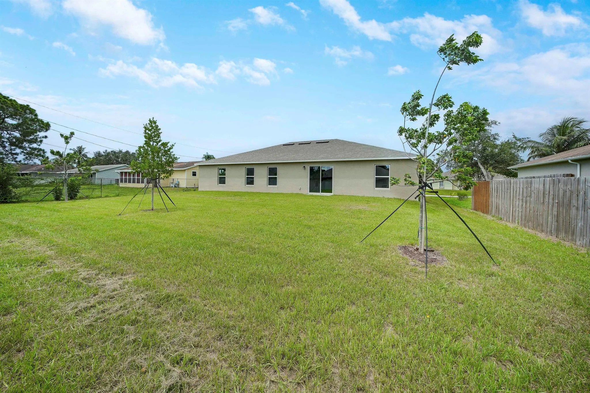 438 SW Meadow Terrace