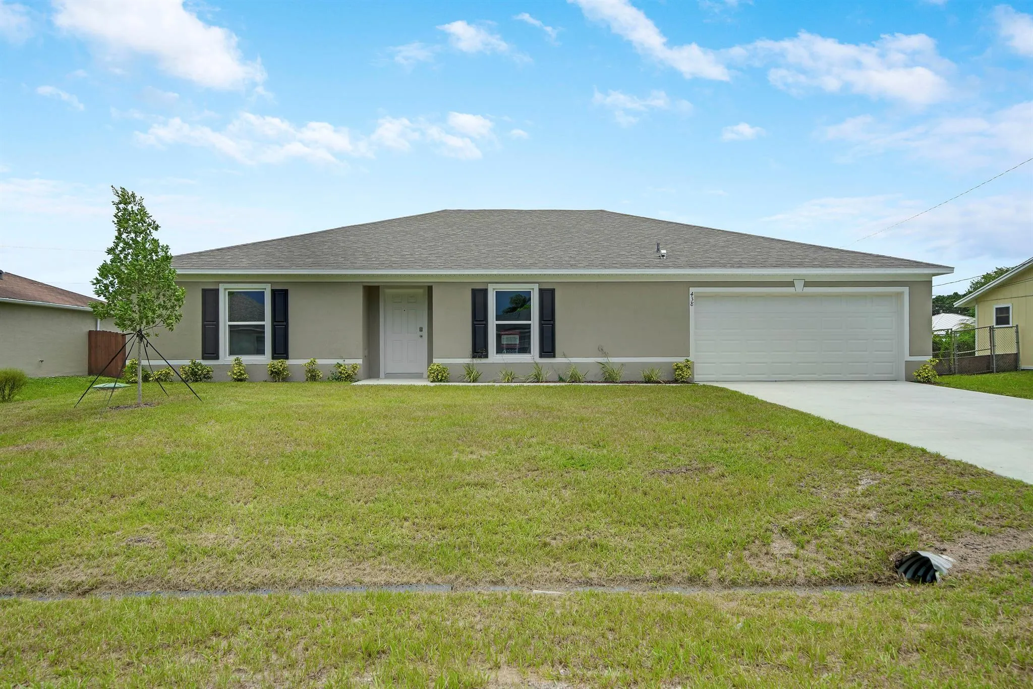 438 SW Meadow Terrace