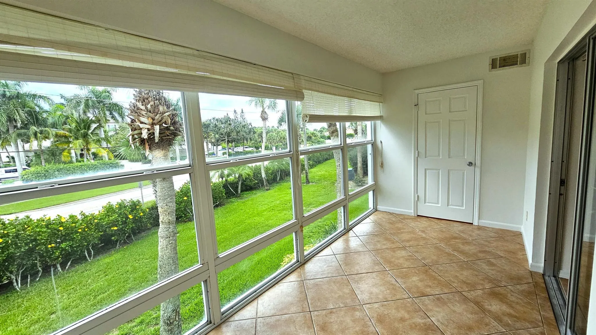1441 Ocean Drive, #201