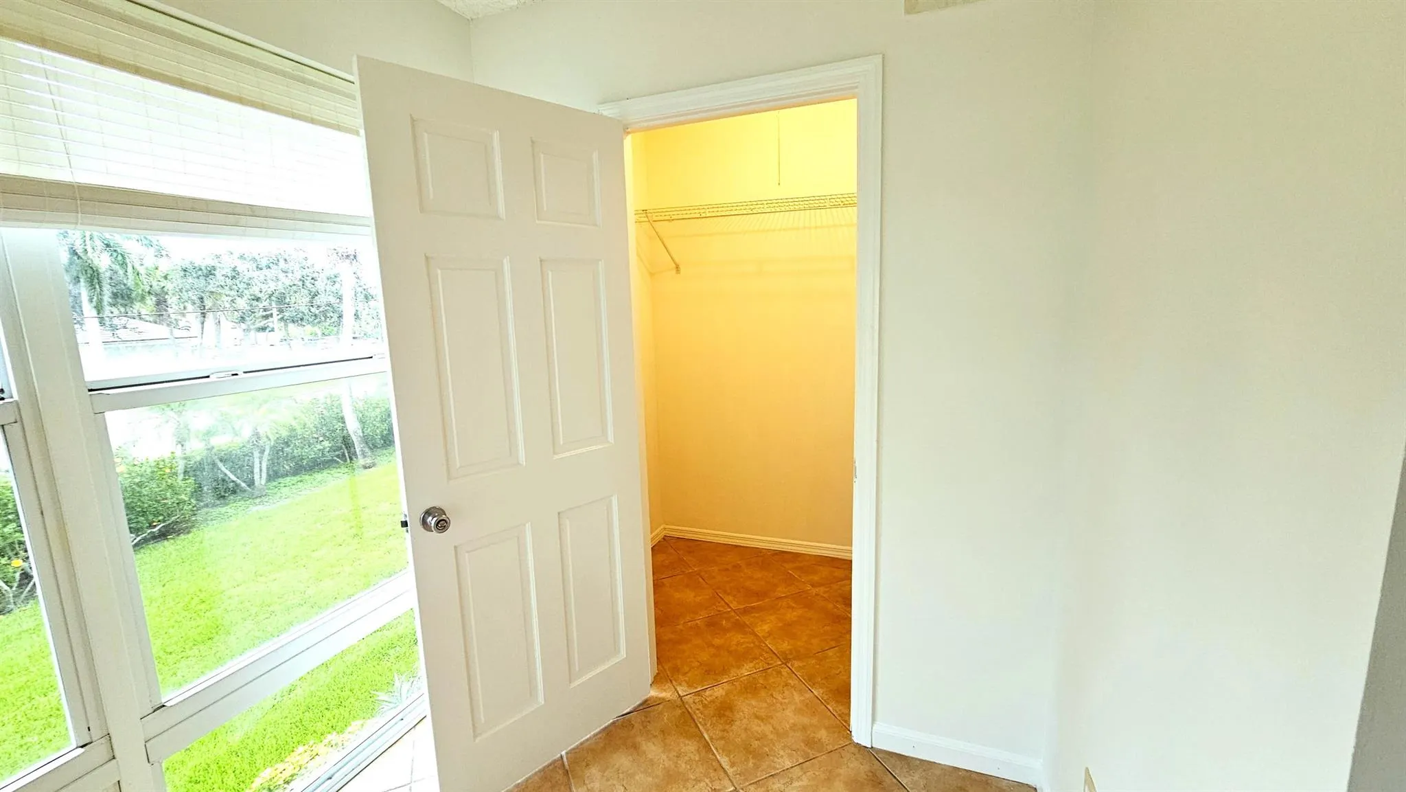 1441 Ocean Drive, #201