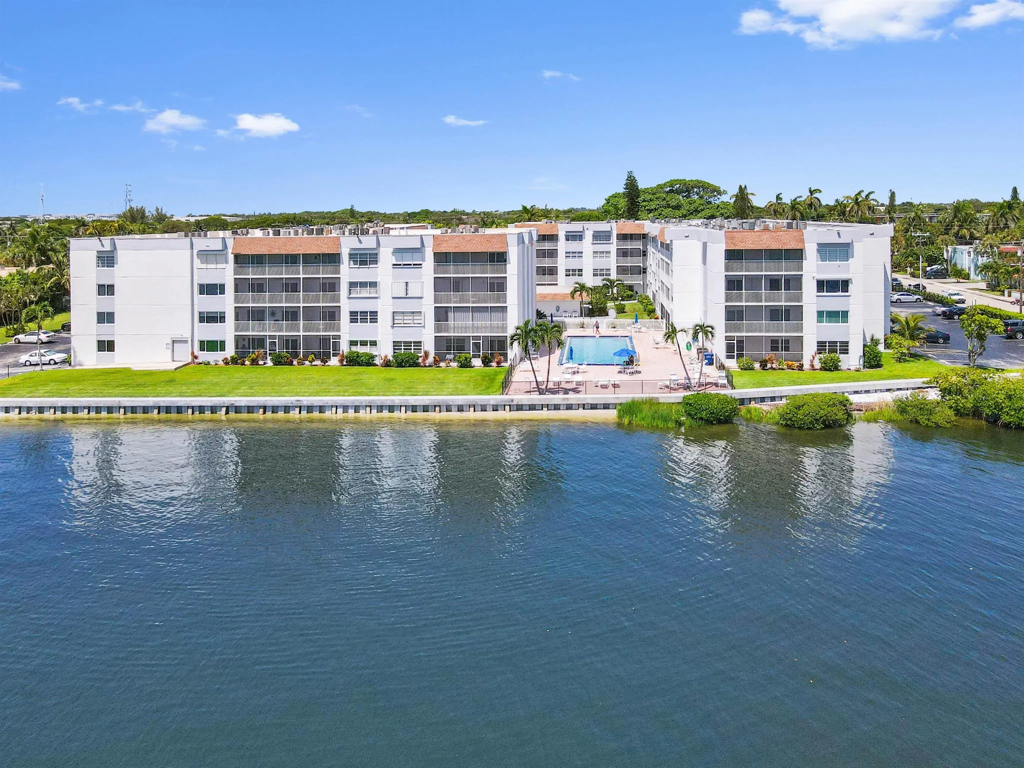 1516 S Lakeside Drive, #110