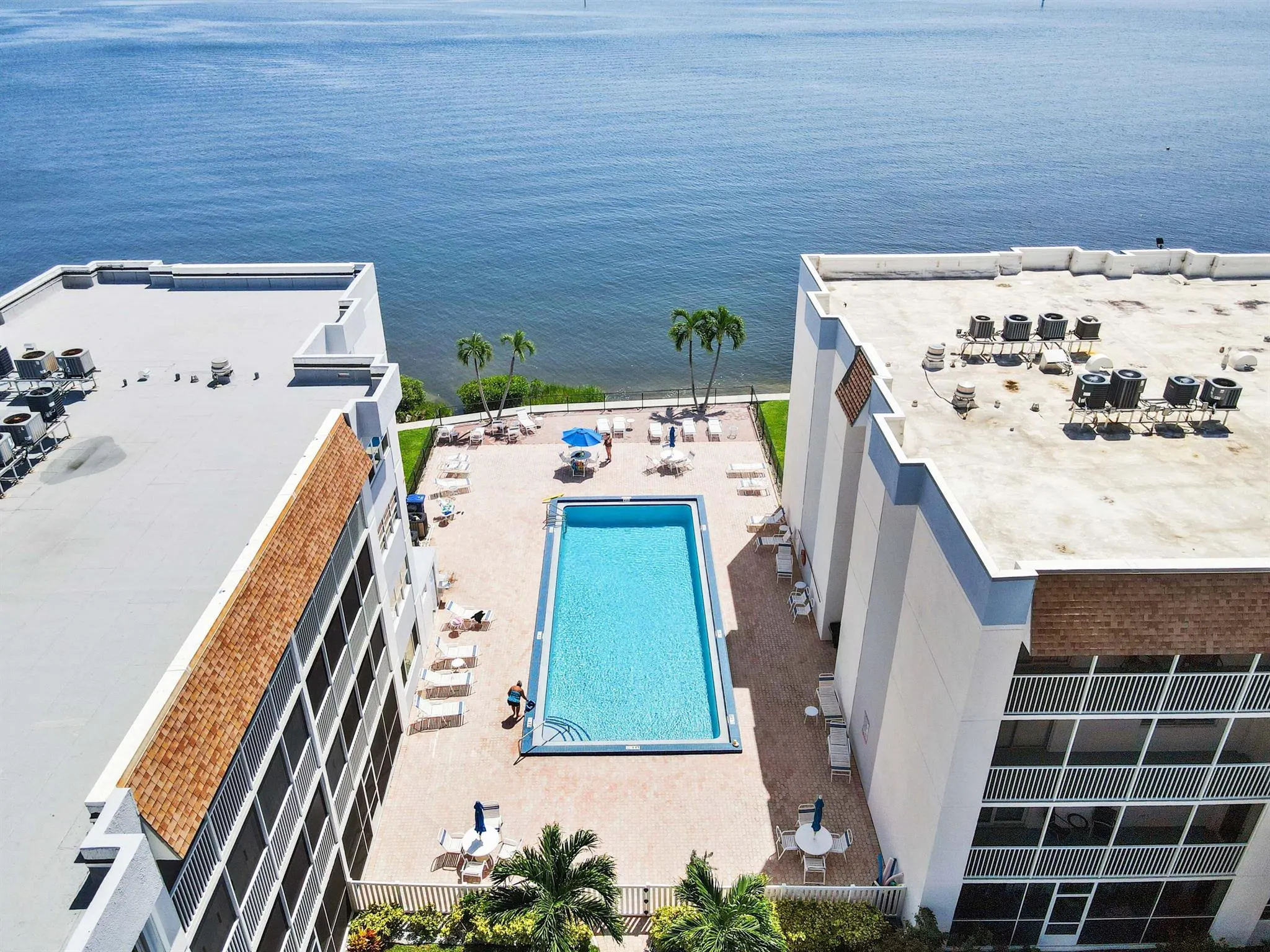 1516 S Lakeside Drive, #110