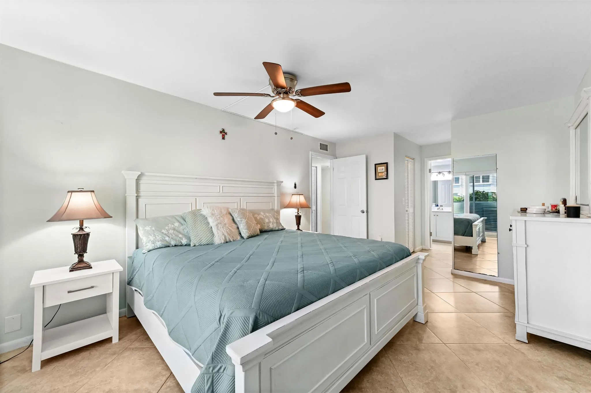 1516 S Lakeside Drive, #110