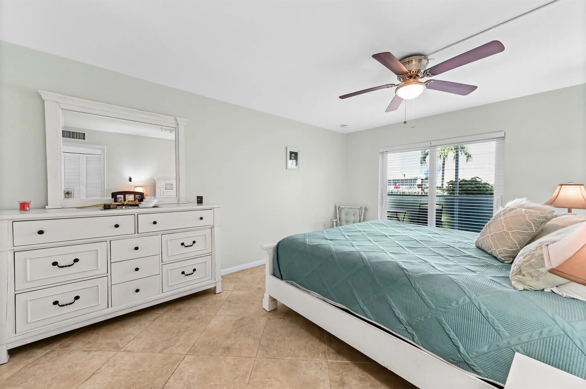 1516 S Lakeside Drive, #110