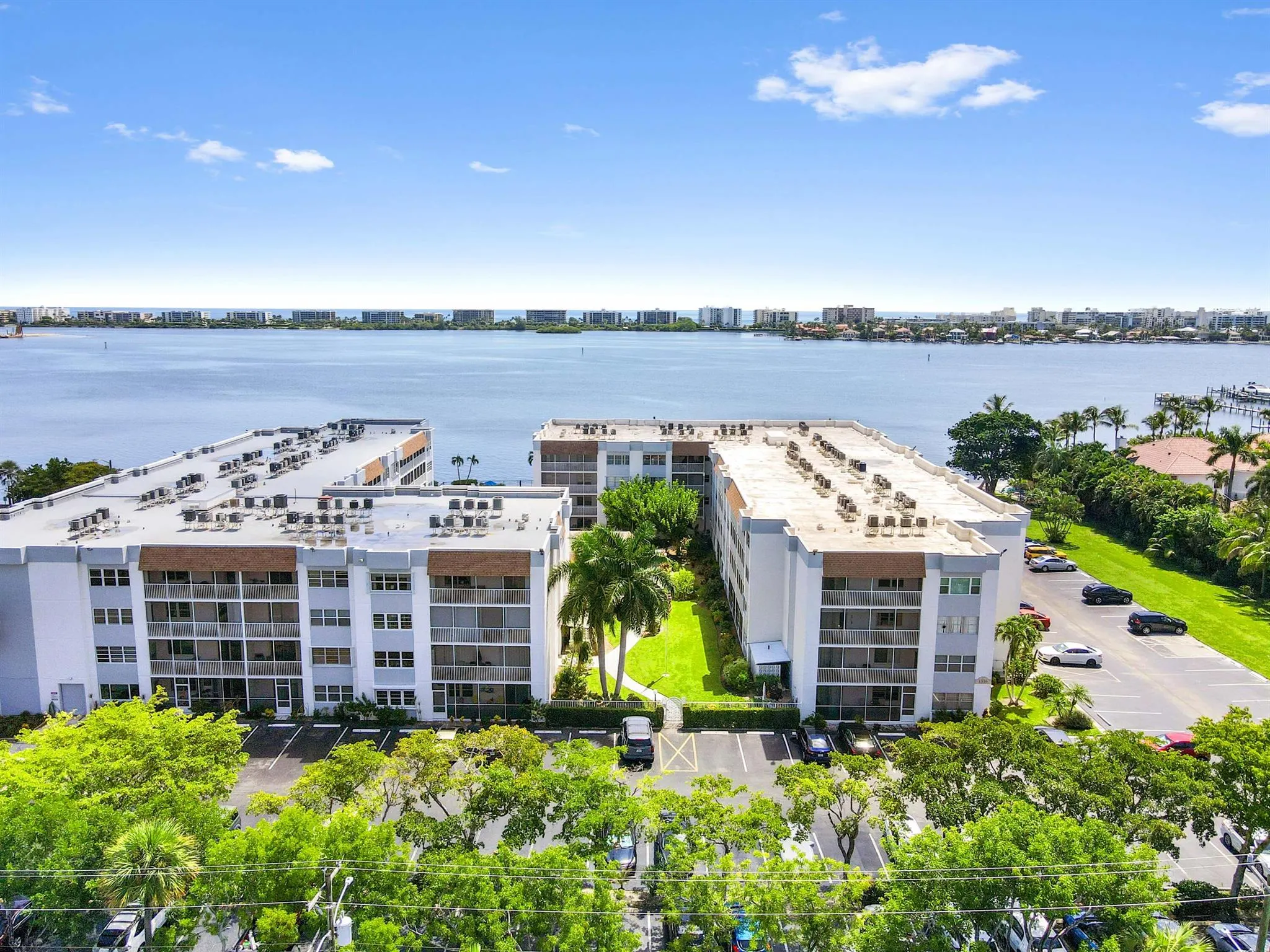 1516 S Lakeside Drive, #110