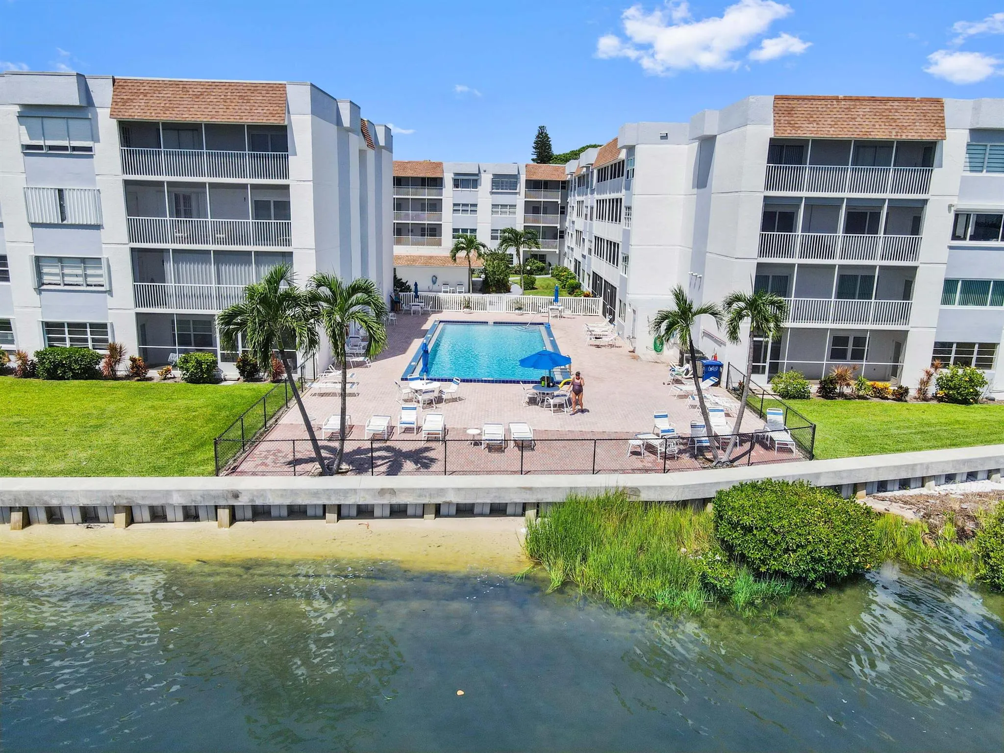 1516 S Lakeside Drive, #110