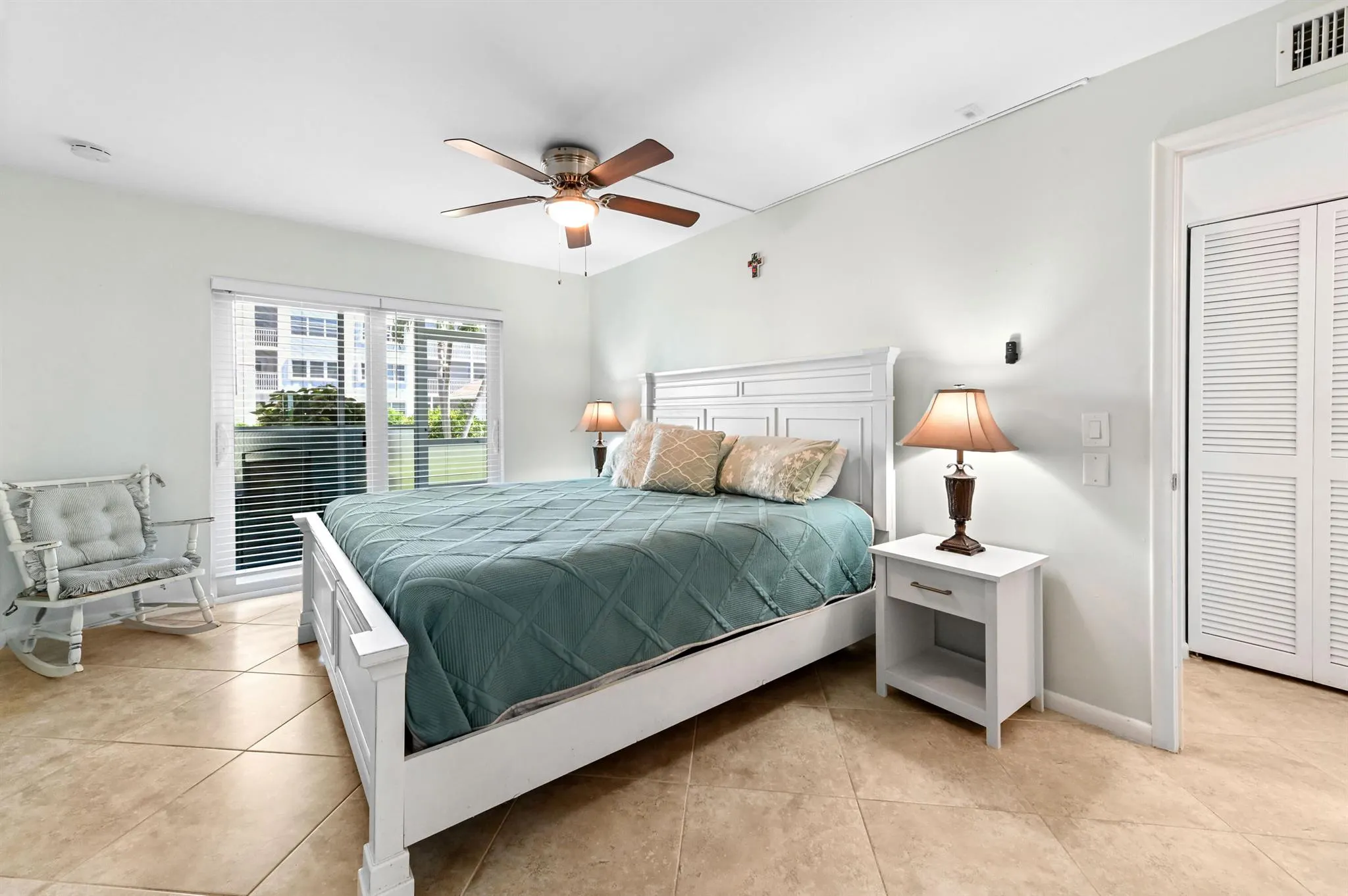 1516 S Lakeside Drive, #110