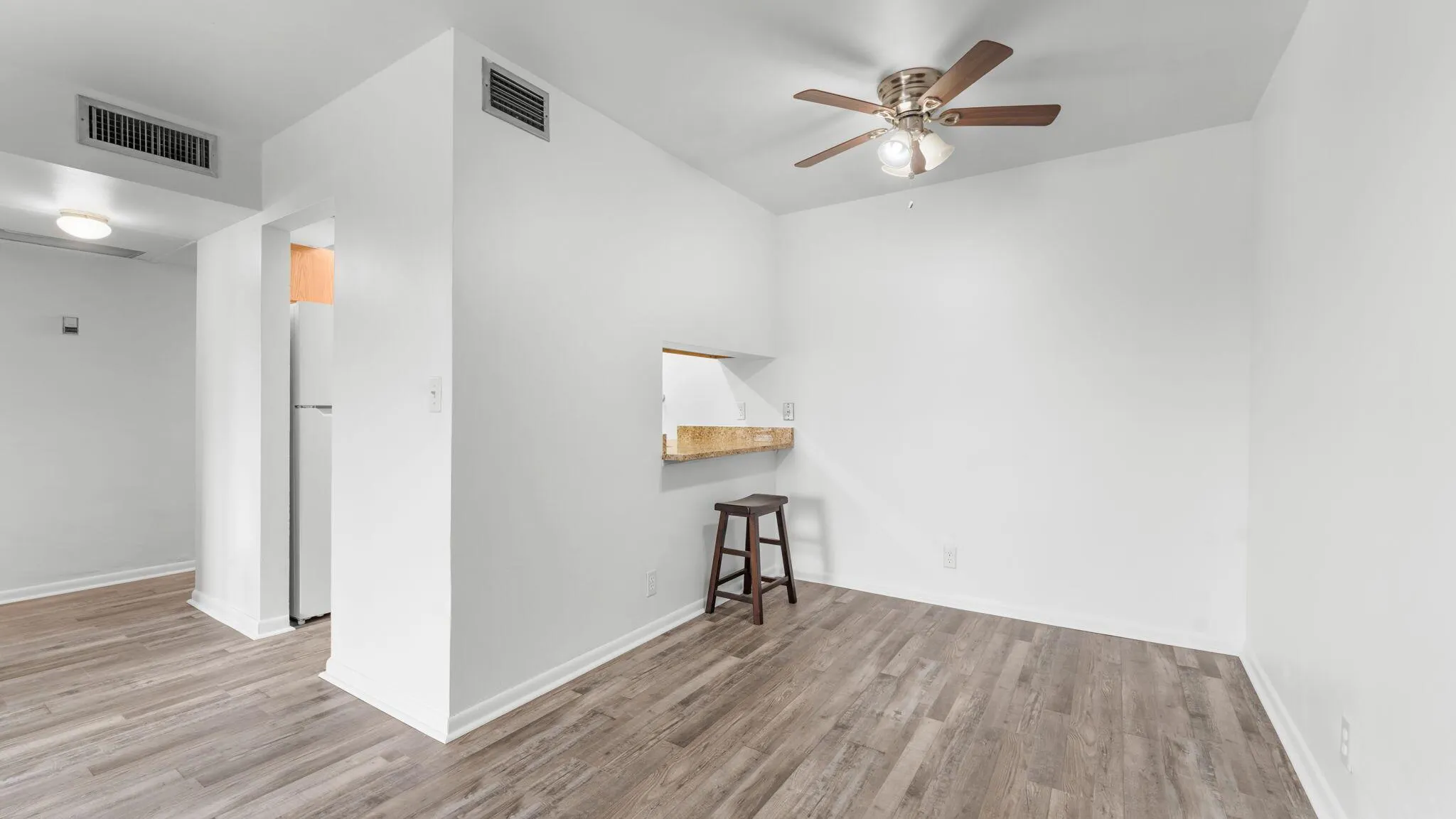 1758 Abbey Road, #201