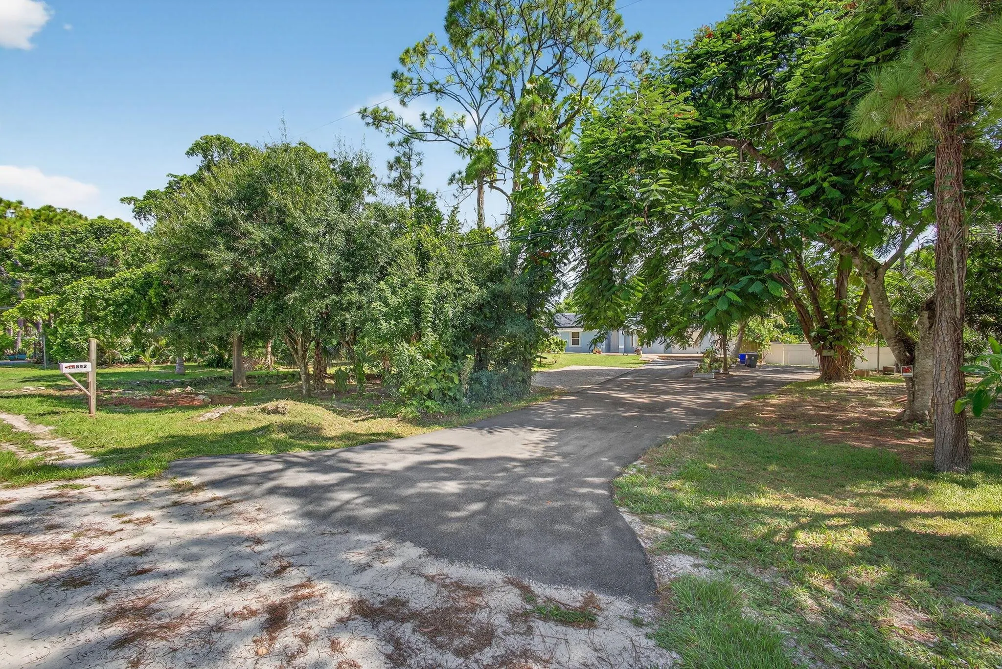 18852 50th Street N