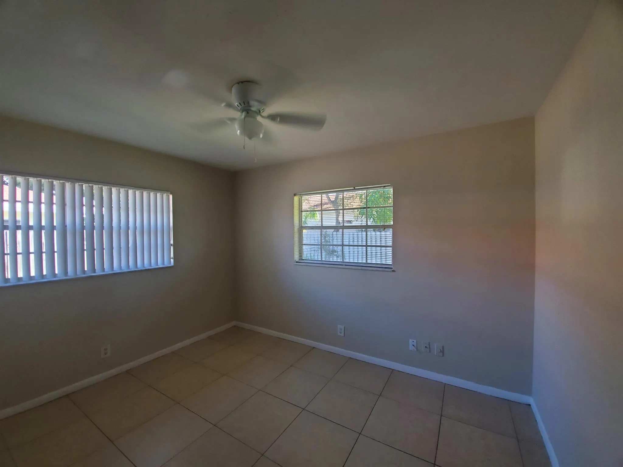 94 SE 3rd Avenue, #94-96