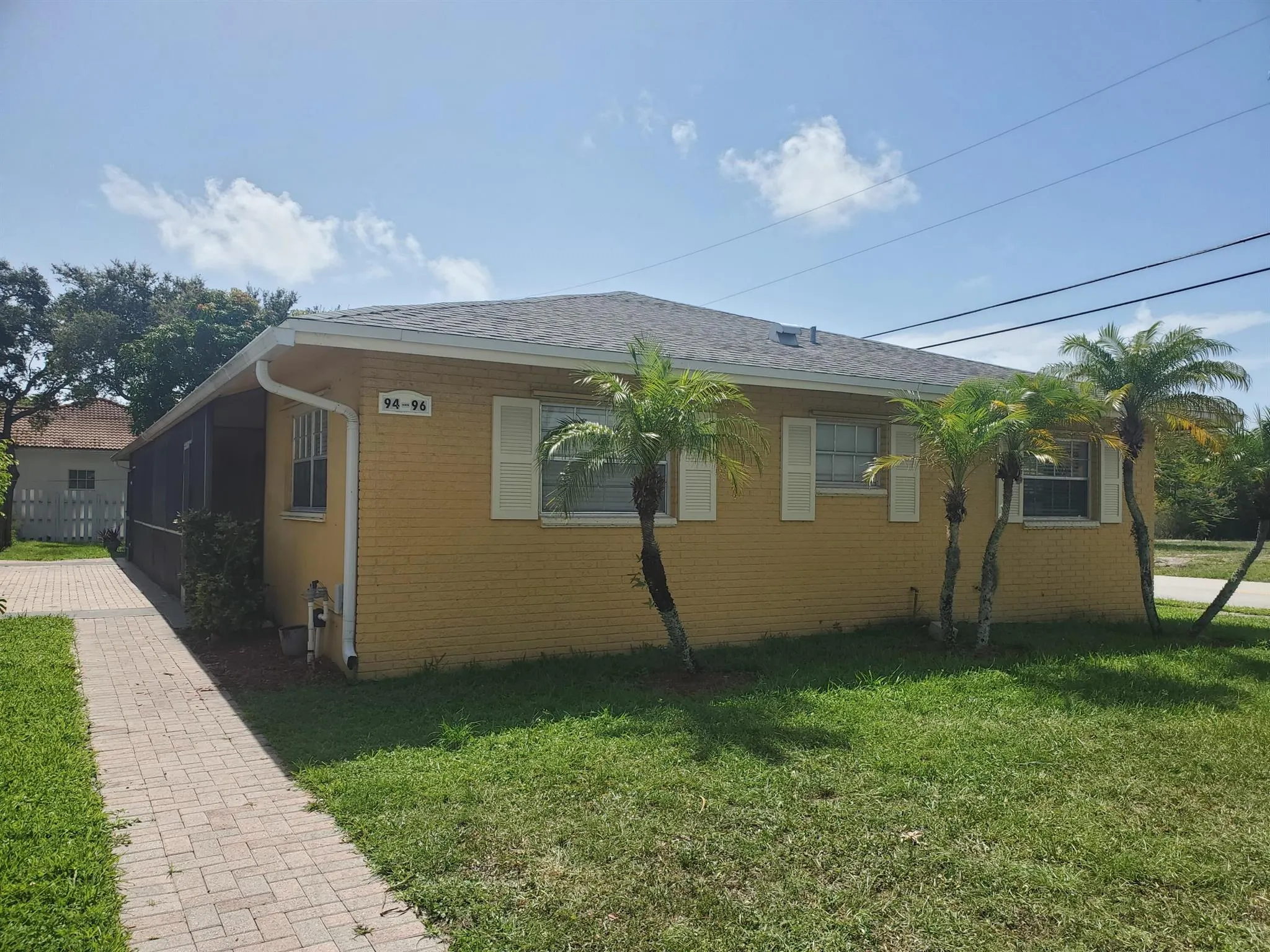 94 SE 3rd Avenue, #94-96